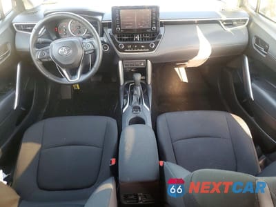 Zdjęcie 8 z 13 samochodu: 2022 TOYOTA COROLLA CROSS LE VIN:7MUCAABG2NV021436 - miniatura