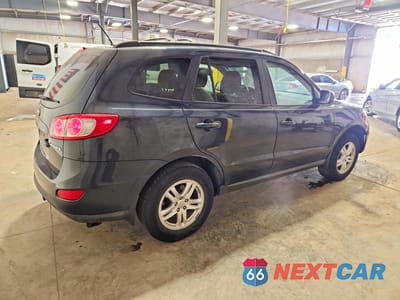 Trzecie zdjęcie samochodu z tyłu: 2010 HYUNDAI SANTA FE GLS VIN:5NMSGDAB8AH412891 - miniatura
