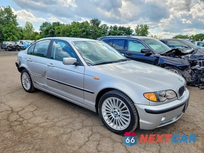 Czwarte zdjęcie samochodu z boku: 2004 BMW 330 XI VIN:WBAEW53404PN36277 - miniatura