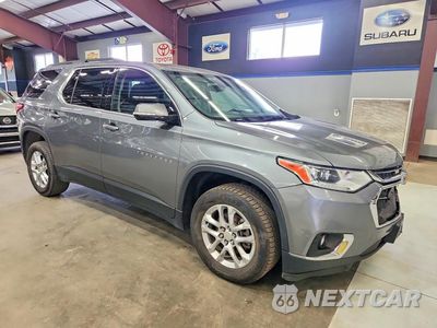 Czwarte zdjęcie samochodu z boku: 2020 CHEVROLET TRAVERSE LT VIN:1GNERGKW9LJ149163 - miniatura