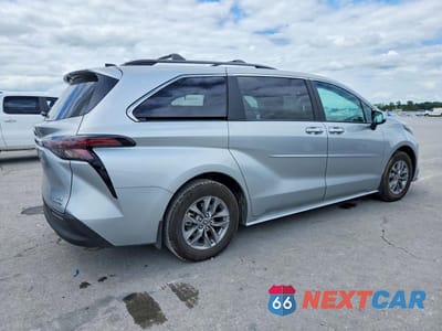 Trzecie zdjęcie samochodu z tyłu: 2024 TOYOTA SIENNA XLE 7-PASSENGER VIN:5TDJSKFC0RS144458 - miniatura