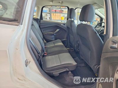 Zdjęcie 10 z 12 samochodu: 2015 FORD C-MAX SE VIN:1FADP5AU1FL101234 - miniatura