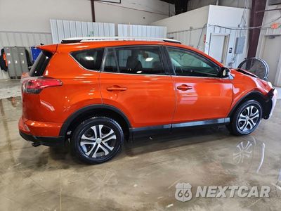 Trzecie zdjęcie samochodu z tyłu: 2016 TOYOTA RAV4 LE VIN:2T3ZFREV6GW259600 - miniatura