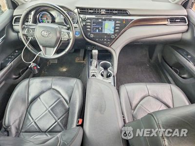 Zdjęcie 8 z 12 samochodu: 2019 TOYOTA CAMRY HYBRID XLE VIN:4T1B21HK4KU515847 - miniatura