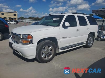 2004 GMC YUKON DENALI 1GKEK63U54J273067 - główne zdjęcie licytacji z USA - miniatura