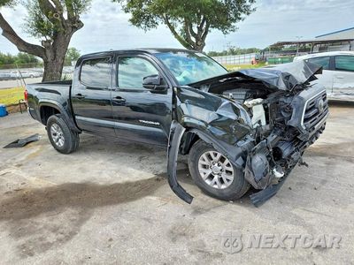 Czwarte zdjęcie samochodu z boku: 2018 TOYOTA TACOMA SR5 V6 VIN:5TFAZ5CN4JX070415 - miniatura