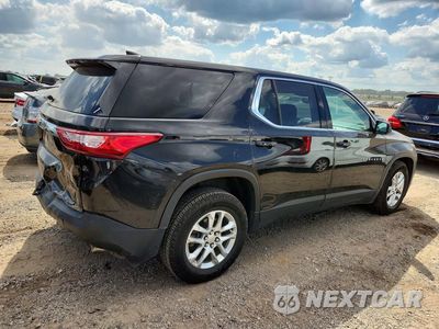 Trzecie zdjęcie samochodu z tyłu: 2018 CHEVROLET TRAVERSE LS VIN:1GNEVFKW7JJ100188 - miniatura