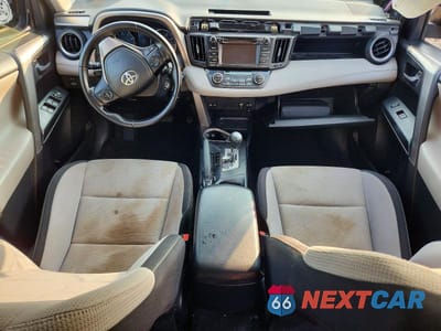 Zdjęcie 8 z 12 samochodu: 2016 TOYOTA RAV4 XLE VIN:JTMWFREV7GD085729 - miniatura