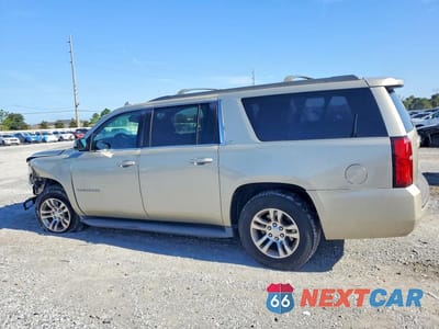 Drugie zdjęcie samochodu z przodu: 2016 CHEVROLET SUBURBAN C1500 LT VIN:1GNSCHKC6GR413950 - miniatura