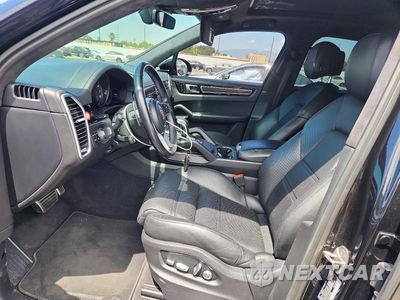 Zdjęcie 7 z 13 samochodu: 2021 PORSCHE CAYENNE GTS VIN:WP1AG2AY8MDA33146 - miniatura