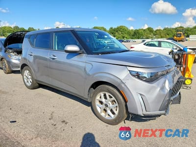 Czwarte zdjęcie samochodu z boku: 2025 KIA SOUL LX VIN:KNDJ23AUXS7935263 - miniatura