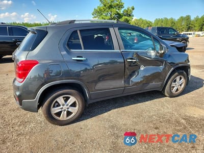 Trzecie zdjęcie samochodu z tyłu: 2018 CHEVROLET TRAX 1LT VIN:KL7CJPSBXJB584752 - miniatura