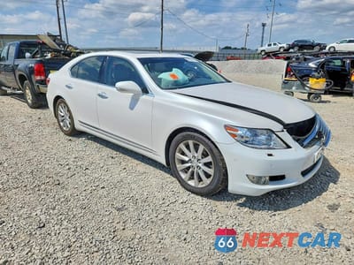 Czwarte zdjęcie samochodu z boku: 2010 LEXUS LS 460 VIN:JTHBL5EF0A5092031 - miniatura
