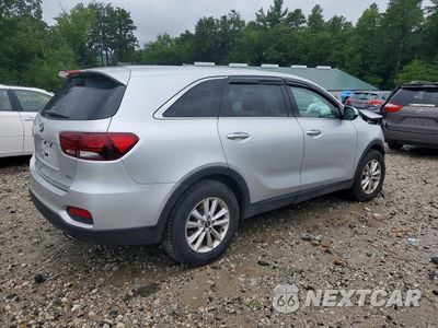 Trzecie zdjęcie samochodu z tyłu: 2019 KIA SORENTO LX VIN:5XYPG4A31KG503611 - miniatura