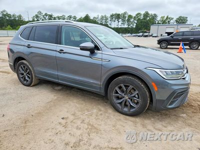 Czwarte zdjęcie samochodu z boku: 2022 VOLKSWAGEN TIGUAN SE VIN:3VV2B7AX3NM035144 - miniatura