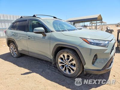 Czwarte zdjęcie samochodu z boku: 2023 TOYOTA RAV4 XLE PREMIUM VIN:2T3C1RFV7PW284962 - miniatura
