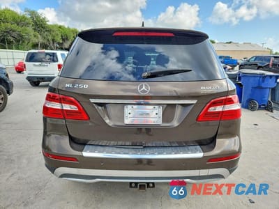Zdjęcie 6 z 13 samochodu: 2015 MERCEDES-BENZ ML 250 BLUETEC VIN:4JGDA0EB7FA535303 - miniatura