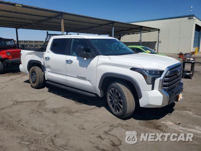 Czwarte zdjęcie samochodu z boku: 2023 TOYOTA TUNDRA CREWMAX LIMITED VIN:5TFJA5DB9PX121315 - miniatura