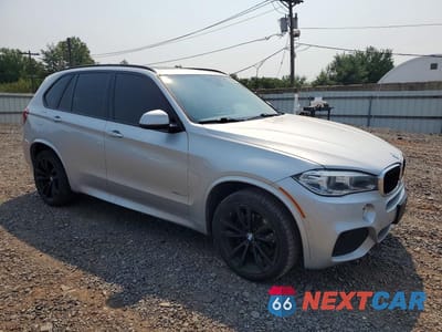 Czwarte zdjęcie samochodu z boku: 2018 BMW X5 XDRIVE35I VIN:5UXKR0C53J0Y02497 - miniatura