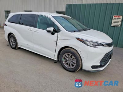 Czwarte zdjęcie samochodu z boku: 2022 TOYOTA SIENNA LE VIN:5TDKRKEC6NS100721 - miniatura