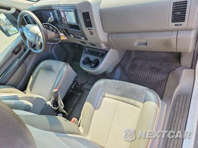 Zdjęcie 8 z 13 samochodu: 2014 NISSAN NV 1500 S DELIVERY VAN VIN:1N6BF0KM4EN111102 - miniatura