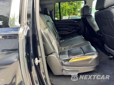 Zdjęcie 10 z 13 samochodu: 2019 CHEVROLET SUBURBAN K1500 LT VIN:1GNSKHKC8KR164224 - miniatura