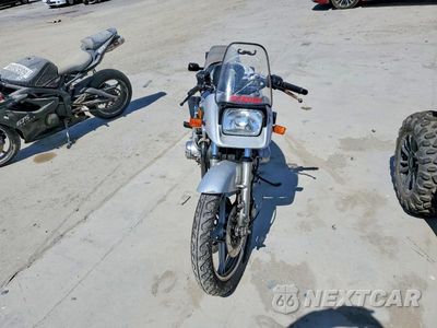 Piąte zdjęcie samochodu w środku: 1982 SUZUKI GS1000 SZ VIN:JS1GT72A0C2100929 - miniatura