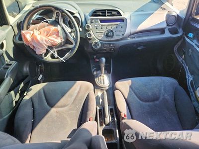 Zdjęcie 8 z 12 samochodu: 2010 HONDA FIT SPORT VIN:JHMGE8H41AC014929 - miniatura