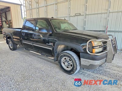 Czwarte zdjęcie samochodu z boku: 2005 CHEVROLET SILVERADO K2500 HEAVY DUTY VIN:1GCHK232X5F958220 - miniatura