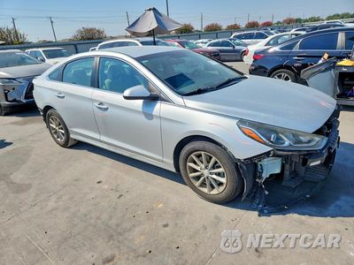Czwarte zdjęcie samochodu z boku: 2019 HYUNDAI SONATA SE VIN:5NPE24AF3KH799708 - miniatura