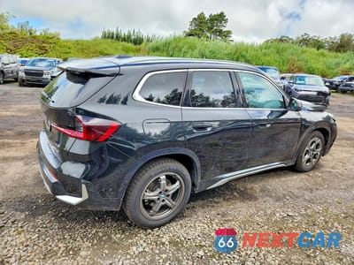 Trzecie zdjęcie samochodu z tyłu: 2025 BMW X1 XDRIVE28I VIN:WBX73EF0XS5245925 - miniatura