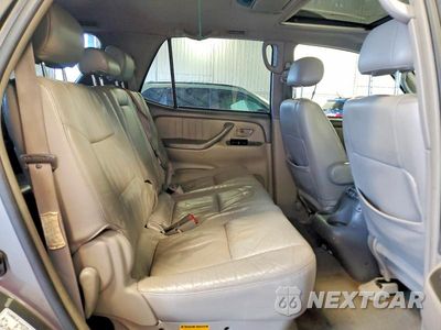 Zdjęcie 11 z 13 samochodu: 2004 TOYOTA SEQUOIA LIMITED VIN:5TDBT48A74S232845 - miniatura
