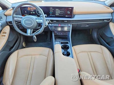Zdjęcie 8 z 13 samochodu: 2025 HYUNDAI SONATA HYBRID LIMITED VIN:KMHL54JJ1SA114305 - miniatura