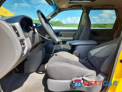 Zdjęcie 7 z 13 samochodu: 2001 FORD ESCAPE XLT VIN:1FMYU04161KF54042 - miniatura