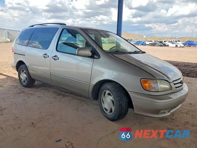Czwarte zdjęcie samochodu z boku: 2002 TOYOTA SIENNA XLE VIN:4T3ZF13C92U453100 - miniatura