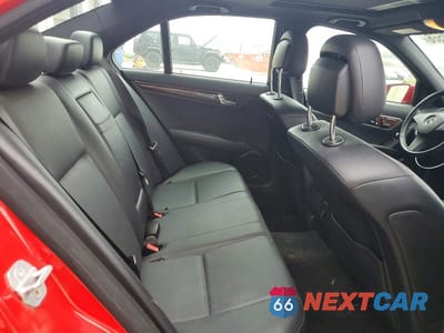 Zdjęcie 10 z 12 samochodu: 2010 MERCEDES-BENZ C 300 4MATIC VIN:WDDGF8BBXAR090044 - miniatura
