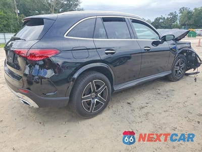 Trzecie zdjęcie samochodu z tyłu: 2026 MERCEDES-BENZ GLC 300 VIN:W1NKM4GB7TF553217 - miniatura