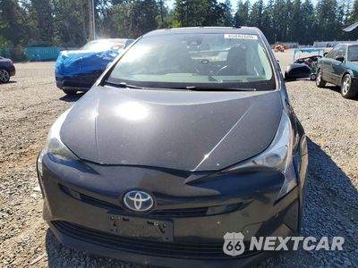 Piąte zdjęcie samochodu w środku: 2017 TOYOTA PRIUS THREE VIN:JTDKARFU2H3052499 - miniatura