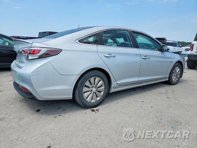 Trzecie zdjęcie samochodu z tyłu: 2017 HYUNDAI SONATA HYBRID SE VIN:KMHE24L13HA058407 - miniatura