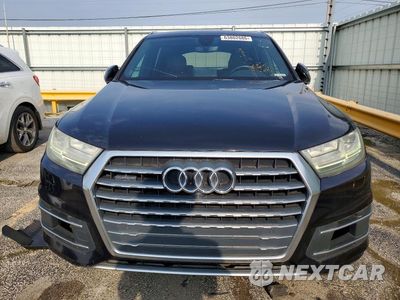Piąte zdjęcie samochodu w środku: 2017 AUDI Q7 PREMIUM PLUS VIN:WA1LAAF7XHD017939 - miniatura
