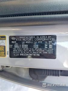Zdjęcie 12 z 12 samochodu: 2021 KIA SOUL LX VIN:KNDJ23AU3M7787766 - miniatura