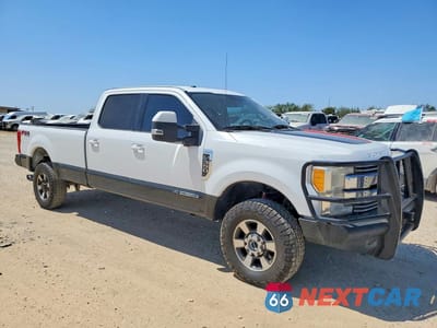 Czwarte zdjęcie samochodu z boku: 2017 FORD F350 SUPER DUTY VIN:1FT8W3BT0HEC77269 - miniatura