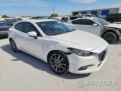 Czwarte zdjęcie samochodu z boku: 2018 MAZDA 3 TOURING VIN:3MZBN1V33JM256583 - miniatura