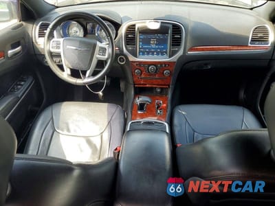 Zdjęcie 8 z 12 samochodu: 2014 CHRYSLER 300 VIN:2C3CCAAG2EH200035 - miniatura