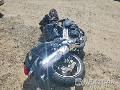 Zdjęcie 6 z 8 samochodu: 2019 SUZUKI GSX1300 RA VIN:JS1GX72B7K7100294 - miniatura