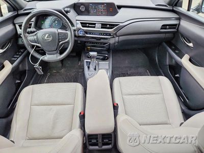 Zdjęcie 8 z 13 samochodu: 2019 LEXUS UX 250H VIN:JTHU9JBH8K2019384 - miniatura