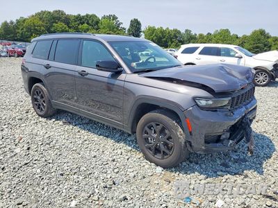 Czwarte zdjęcie samochodu z boku: 2024 JEEP GRAND CHEROKEE L LAREDO VIN:1C4RJKAG8R8507772 - miniatura