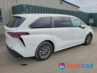 Trzecie zdjęcie samochodu z tyłu: 2022 TOYOTA SIENNA LE VIN:5TDKRKEC6NS100721 - miniatura