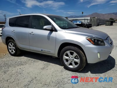 Czwarte zdjęcie samochodu z boku: 2013 TOYOTA RAV4 EV BASE VIN:2T3YL4DV7DW002238 - miniatura