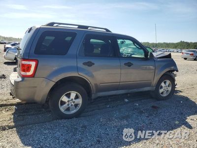 Trzecie zdjęcie samochodu z tyłu: 2010 FORD ESCAPE XLT VIN:1FMCU9DG4AKB81005 - miniatura